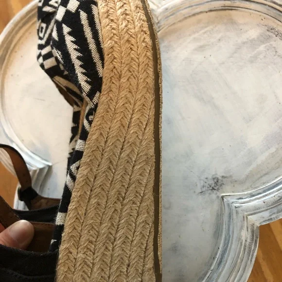 TOMS AZTEC ESPADRILLES SANDALS 8‎ - Picture 3 of 6